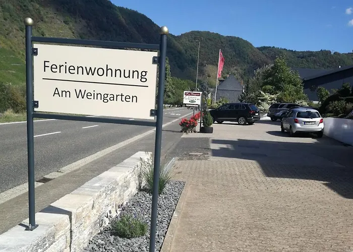 Am Weingarten Apartment *